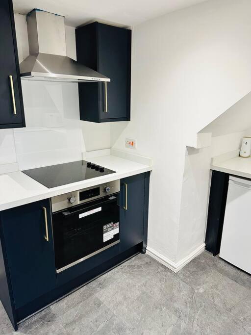 Modern 2 Bedroom Apt Derby City Экстерьер фото