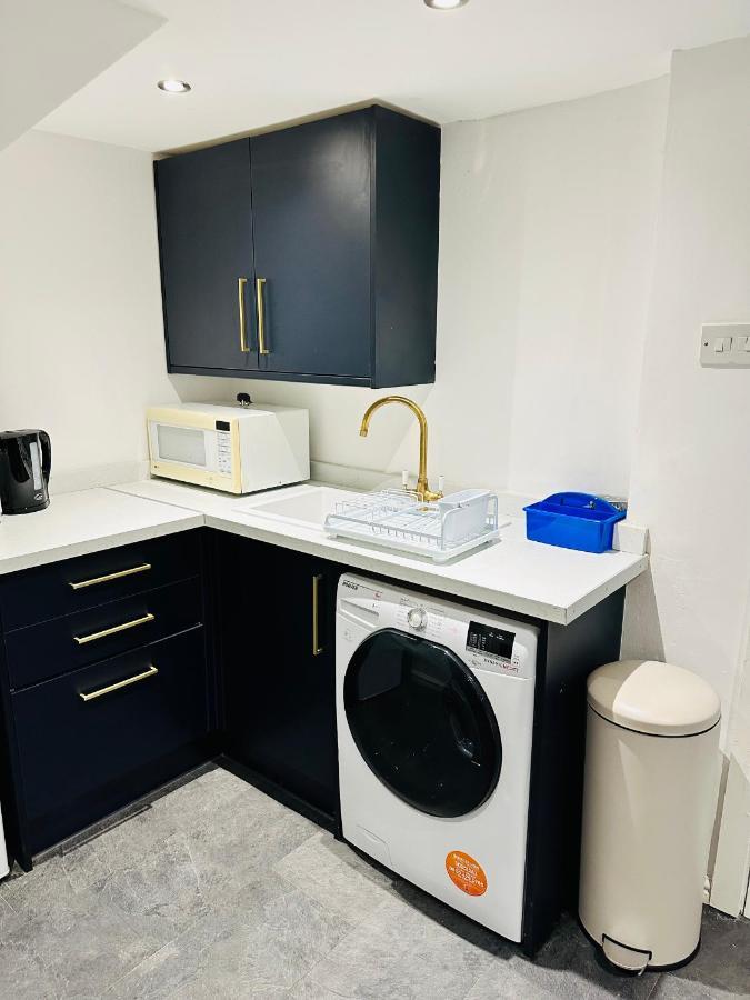 Modern 2 Bedroom Apt Derby City Экстерьер фото
