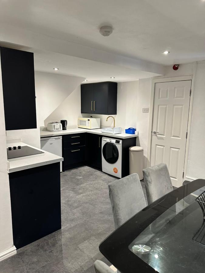 Modern 2 Bedroom Apt Derby City Экстерьер фото