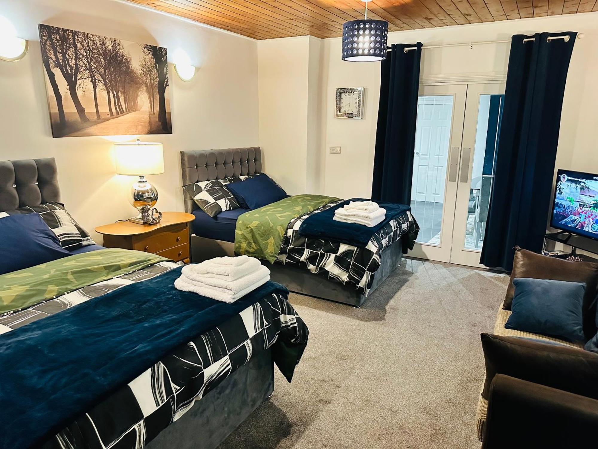 Modern 2 Bedroom Apt Derby City Экстерьер фото