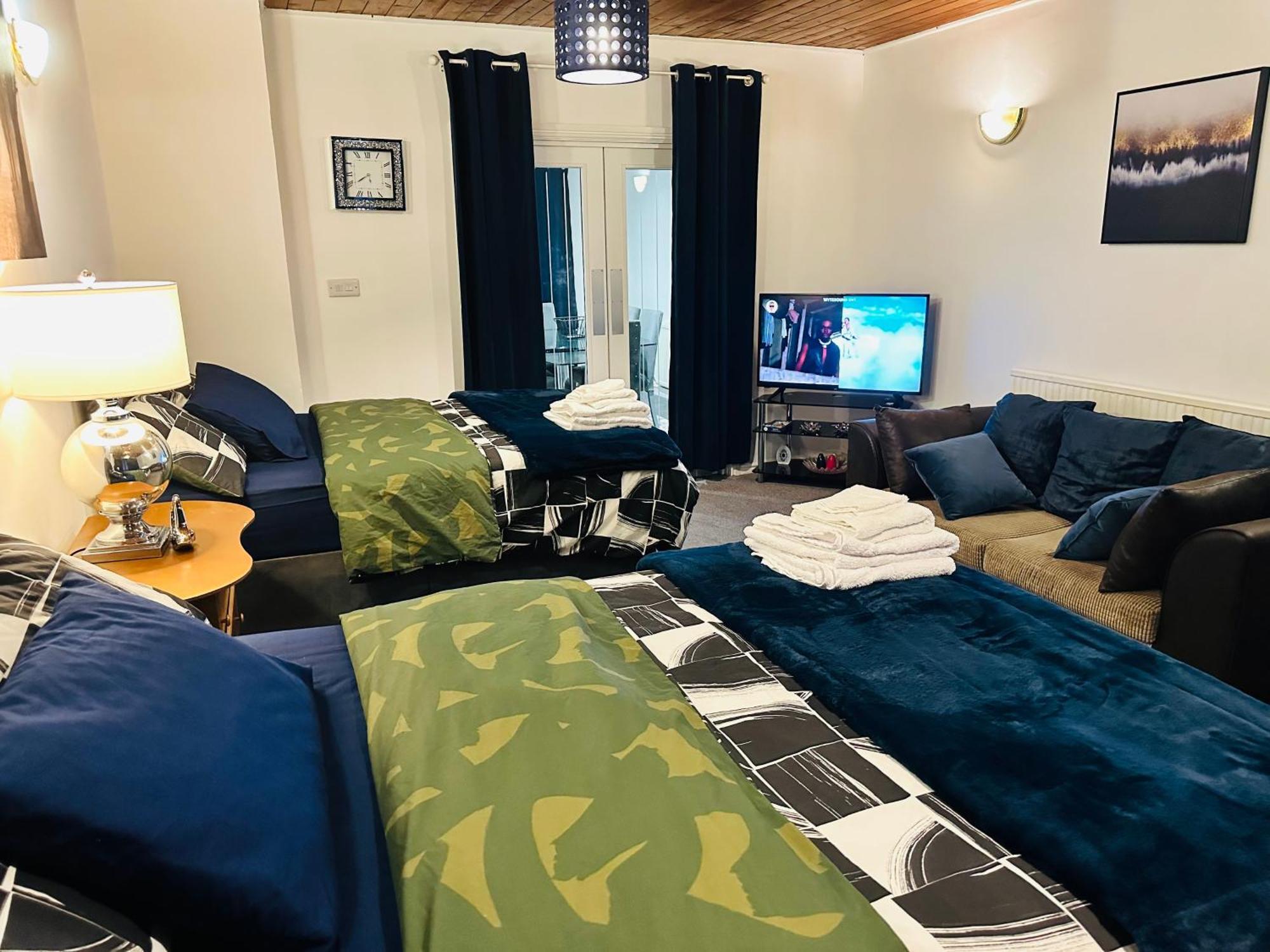 Modern 2 Bedroom Apt Derby City Экстерьер фото